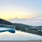 House Theasis - Allparos 펜션 파로스