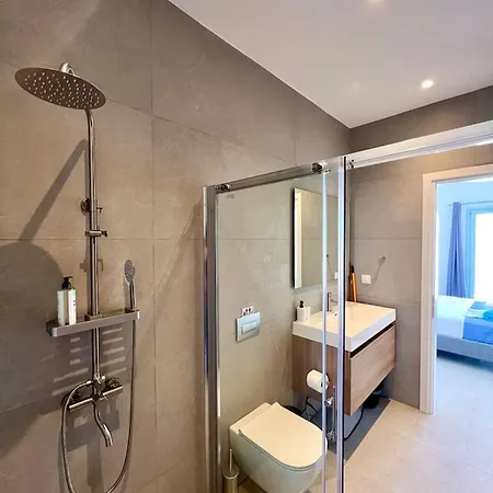 House Theasis * Парос