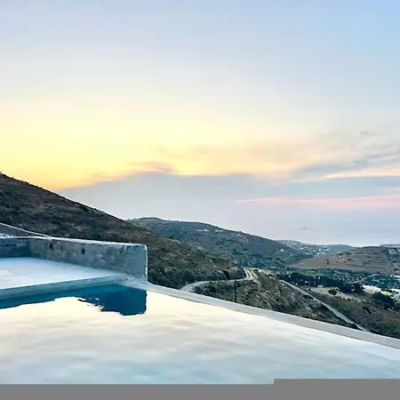 House Theasis - Allparos Villa Paro